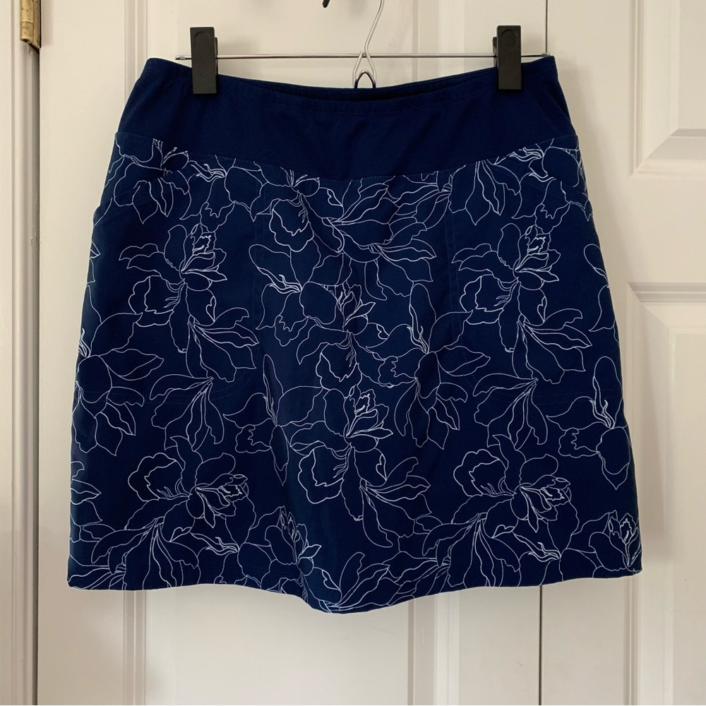 Cyprus Club | Navy Floral Print Skort with Pockets Size M